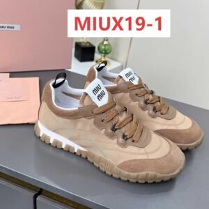 נעליים של מיו מיו