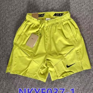 מכנסיים קצרים של נייק