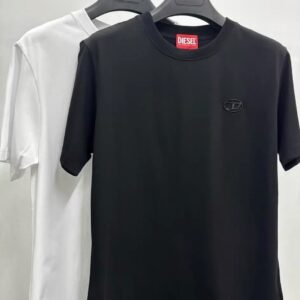 חולצה קצרה של דיזל