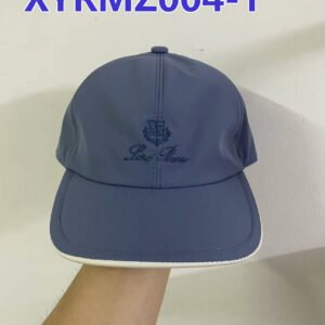 כובע מצחייה של לורו פיאנה